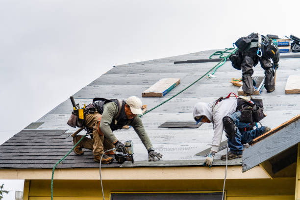 Professional Emergency Roof Repair technician working in Southington, OH
